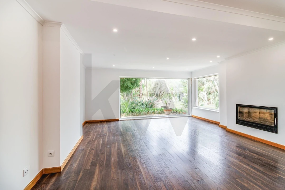 Moradia T4 para Venda em Santo Antão e São Julião do Tojal Foto 13