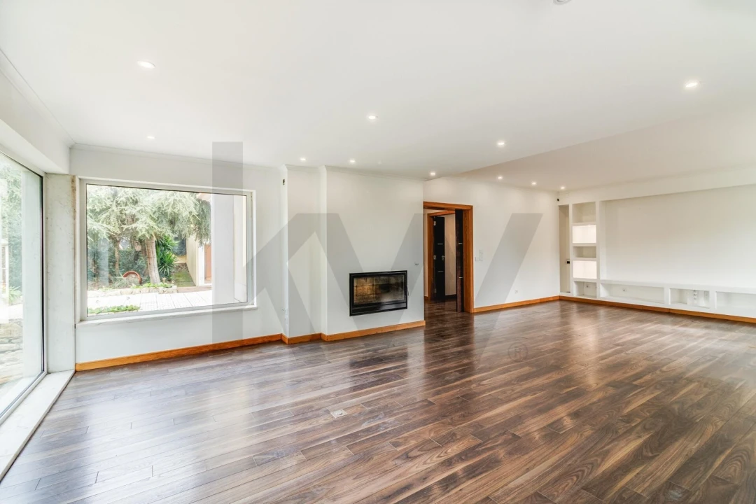 Moradia T4 para Venda em Santo Antão e São Julião do Tojal Foto 9