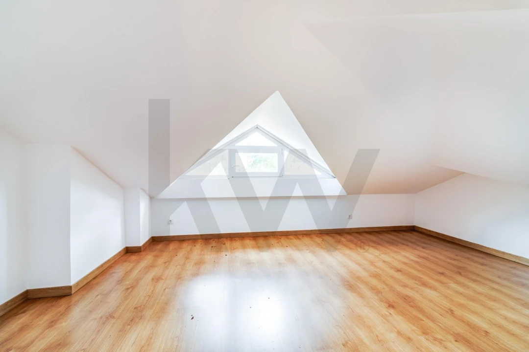 Moradia T4 para Venda em Santo Antão e São Julião do Tojal Foto 30