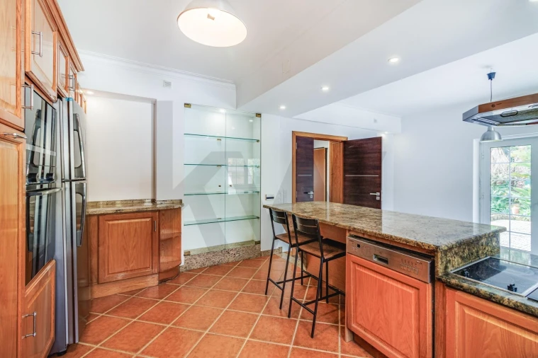 Moradia T4 para Venda em Santo Antão e São Julião do Tojal Foto 16