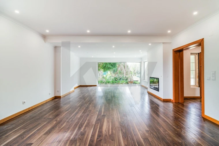 Moradia T4 para Venda em Santo Antão e São Julião do Tojal Foto 8