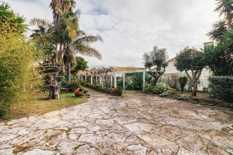 Moradia T4 para Venda em Santo Antão e São Julião do Tojal Foto 35