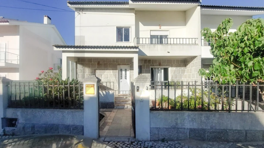 Moradia T2 para Arrendamento em Porto Salvo Foto 26