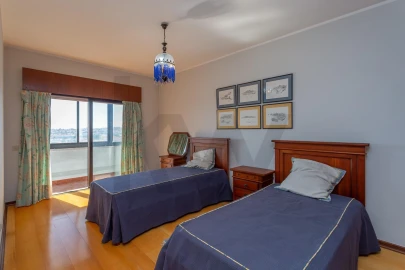 Apartamento T3 para Venda em Oeiras e São Julião da Barra, Paço de Arcos e Caxias