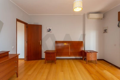 Apartamento T3 para Venda em Oeiras e São Julião da Barra, Paço de Arcos e Caxias