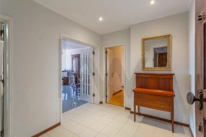 Apartamento T3 para Venda em Oeiras e São Julião da Barra, Paço de Arcos e Caxias