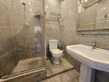 Apartamento T3 para Venda em Oeiras e São Julião da Barra, Paço de Arcos e Caxias