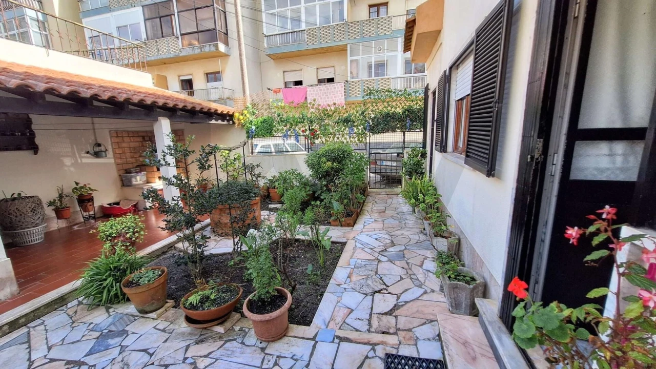 Moradia T4 para Venda em Algueirão-Mem Martins Foto 39