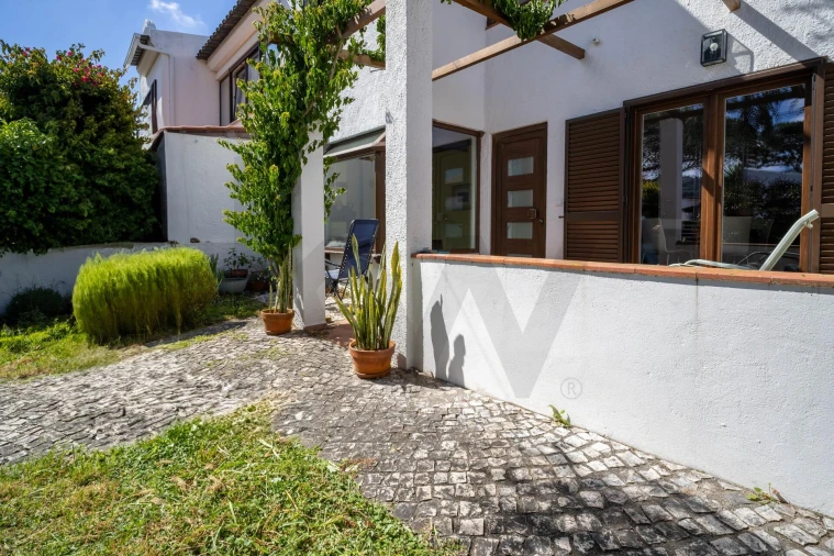 Moradia T3 para Venda em Colares Foto 12