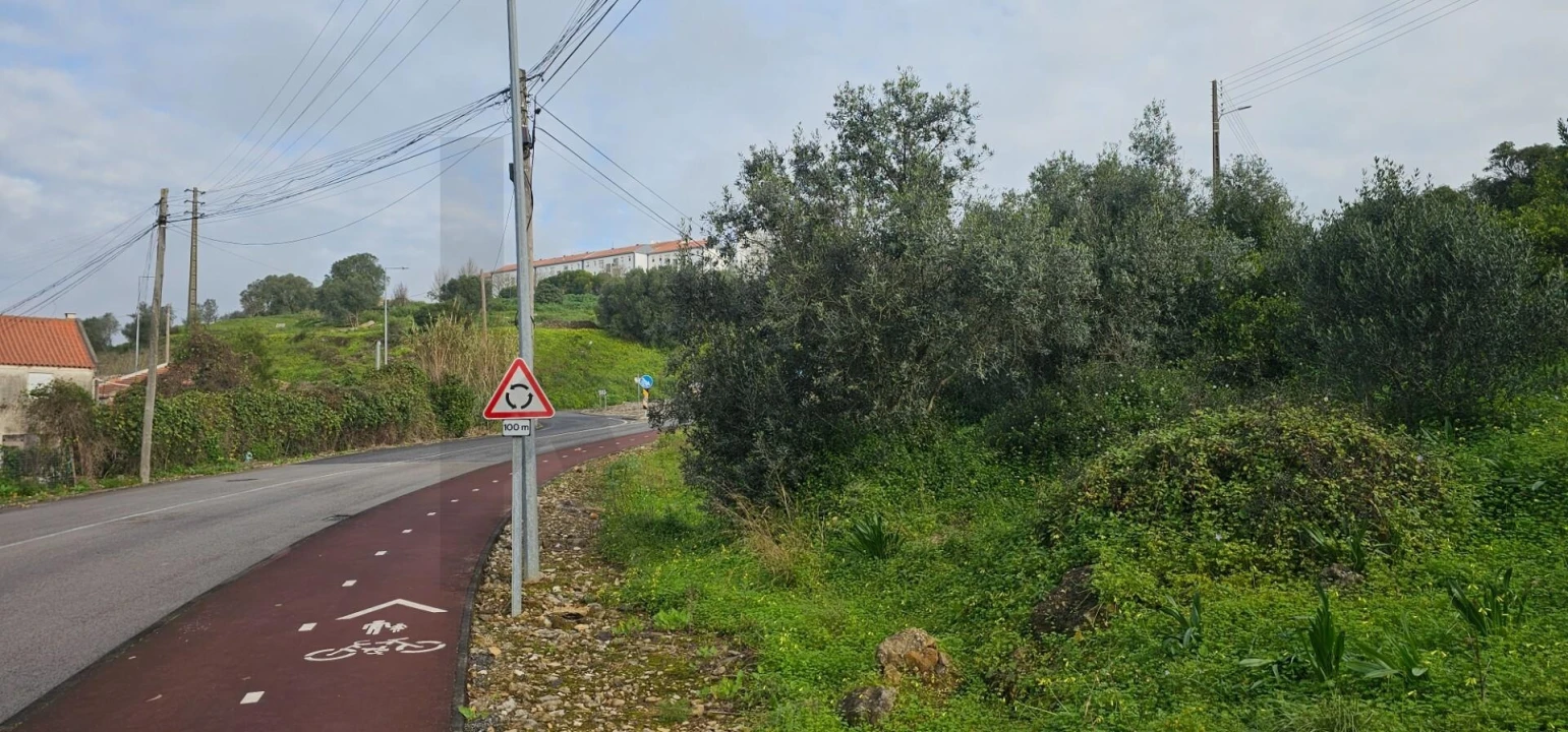 Moradia T4 para Venda em Agualva e Mira-Sintra Foto 1