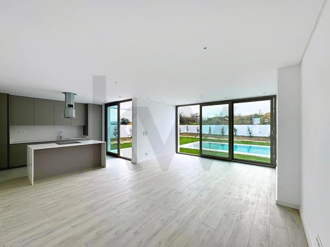 Moradia T3 para Venda em Santa Maria e São Miguel, São Martinho, São Pedro Penaferrim Foto 13