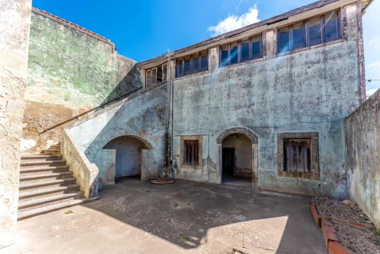 Moradia T5 para Venda em Santa Maria, São Pedro e Matacães Foto 2