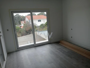 Moradia T4 para Venda em Corroios