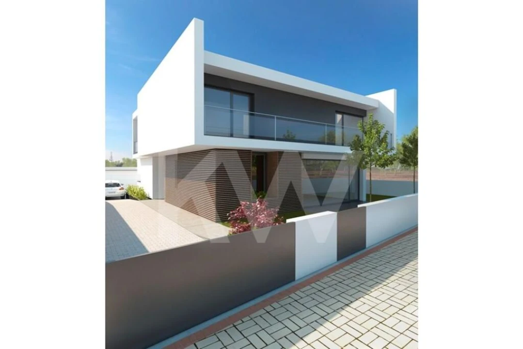 Moradia T4 para Venda em Corroios Foto 11