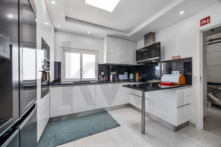 Moradia T3 para Venda em Sesimbra (Santiago) Foto 11