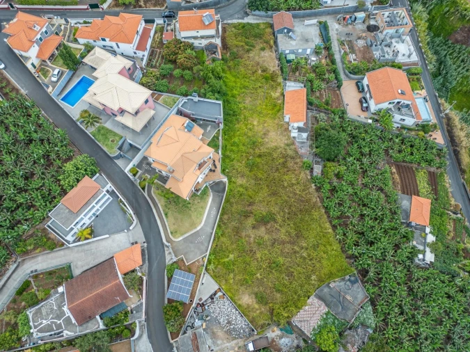 Terreno para Venda em Arco da Calheta Foto 3