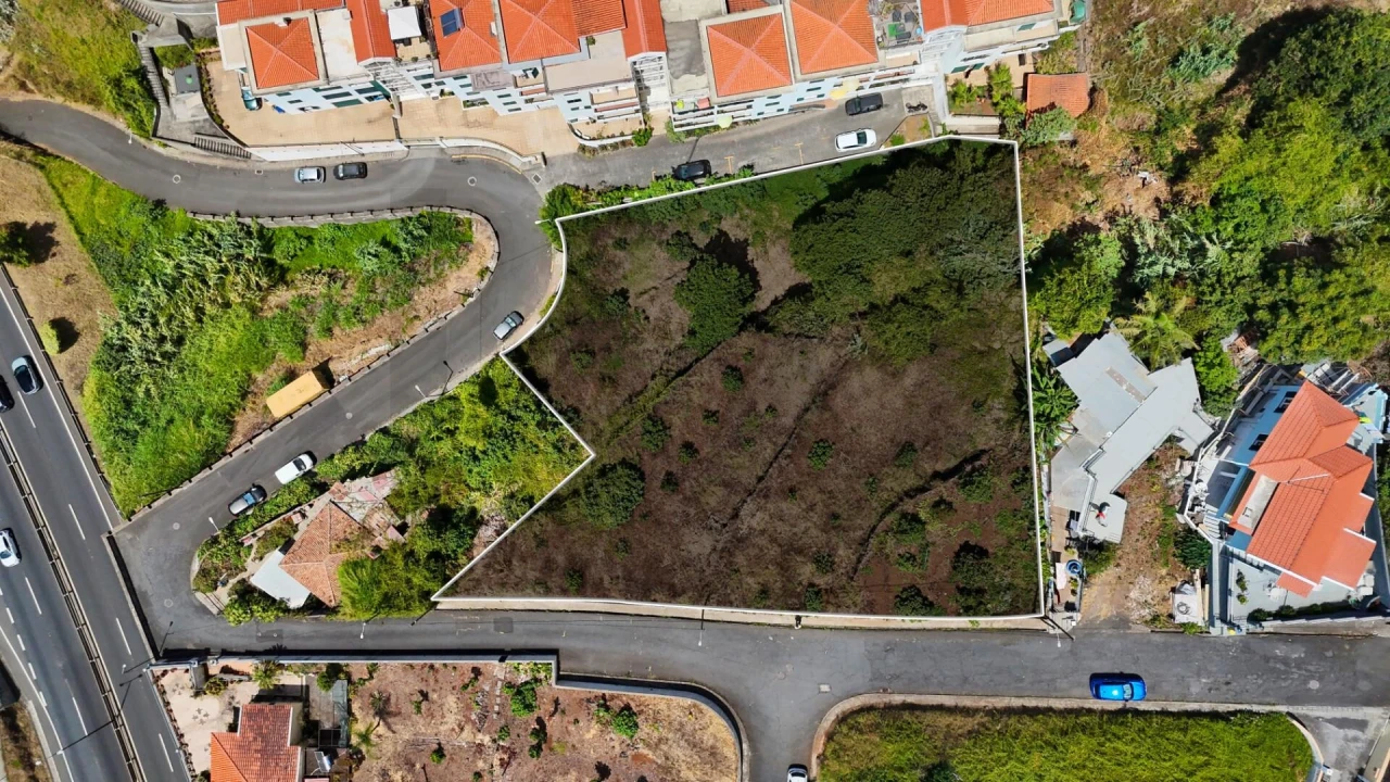 Terreno para Venda em Funchal (Santa Maria Maior) Foto 2