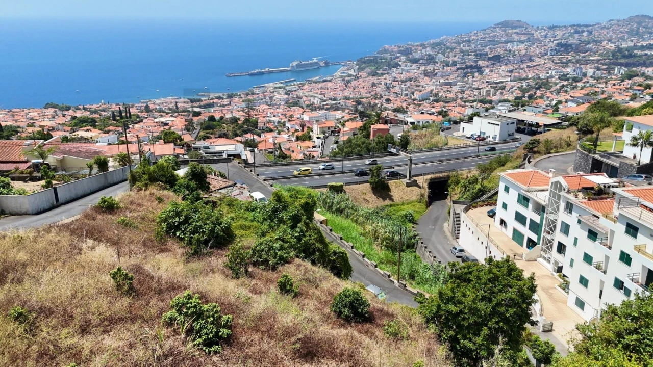 Terreno para Venda em Funchal (Santa Maria Maior) Foto 4