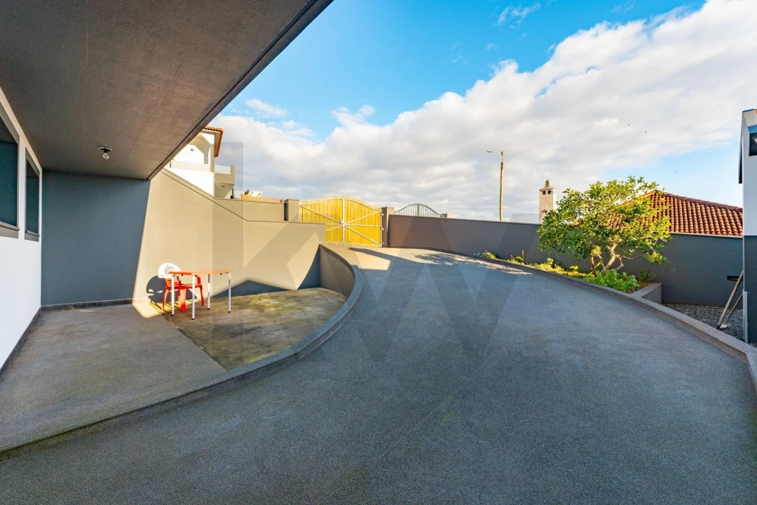 Moradia T3 para Venda em Porto Moniz Foto 35