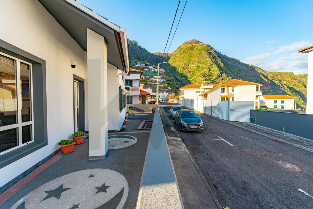 Moradia T3 para Venda em Porto Moniz Foto 33