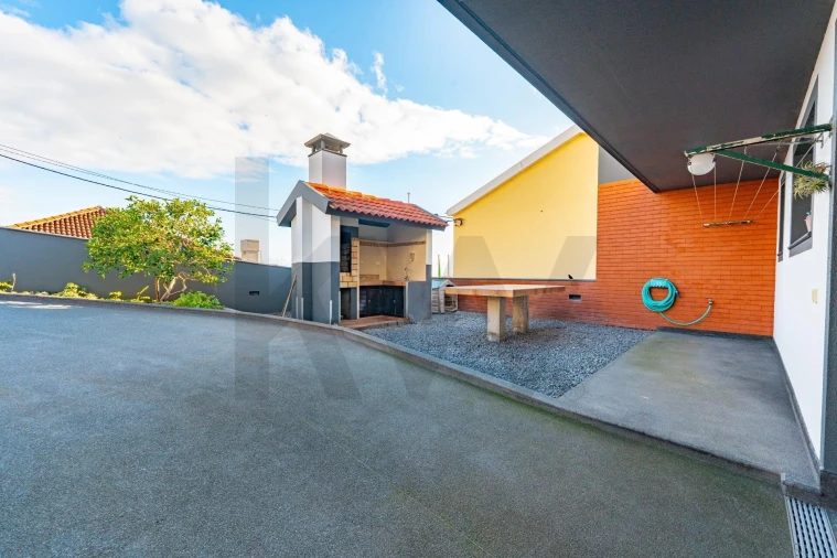 Moradia T3 para Venda em Porto Moniz Foto 42