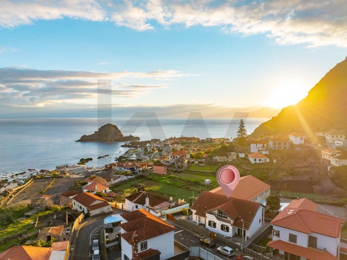 Moradia T3 para Venda em Porto Moniz Foto 2