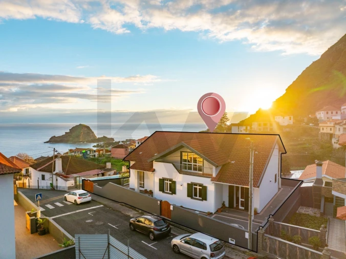 Moradia T3 para Venda em Porto Moniz Foto 1