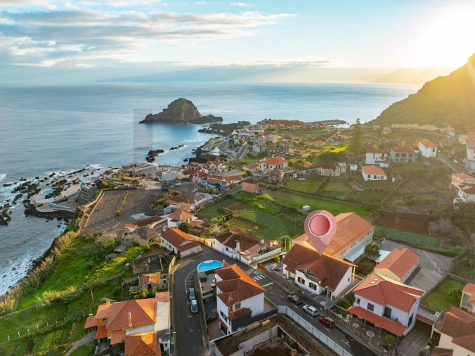 Moradia T3 para Venda em Porto Moniz Foto 3