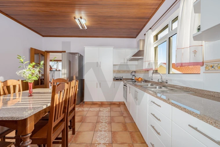 Moradia T3 para Venda em Porto Moniz Foto 11