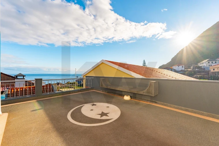 Moradia T3 para Venda em Porto Moniz Foto 14