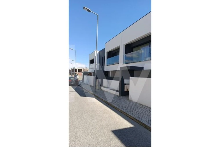 Moradia T3 para Venda em Caparica e Trafaria Foto 3