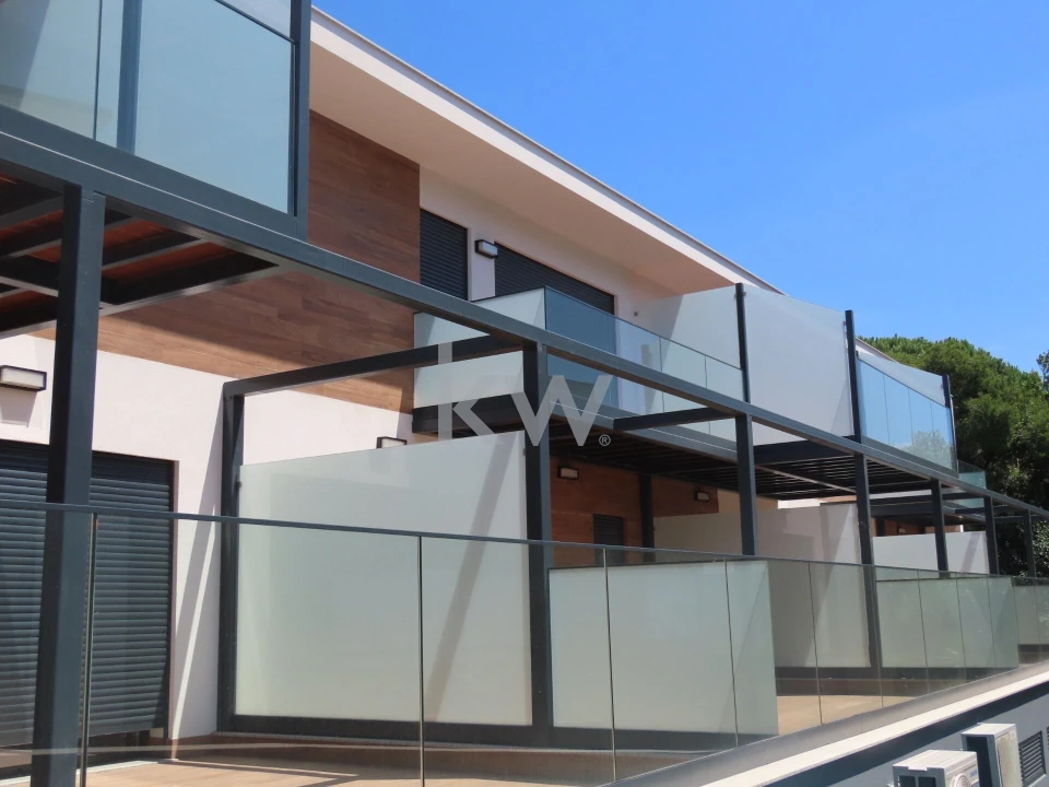Moradia T4 para Venda em Leiria, Pousos, Barreira e Cortes Foto 3