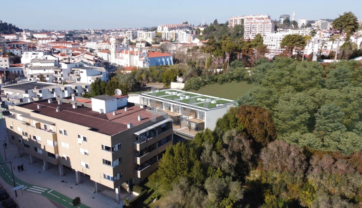 Moradia T4 para Venda em Leiria, Pousos, Barreira e Cortes Foto 1