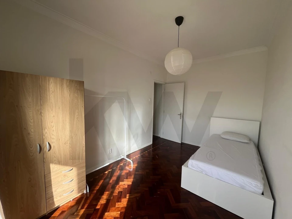 Apartamento T3 para Arrendamento em Costa da Caparica Foto 9