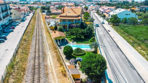 Moradia T9 para Venda em Esgueira