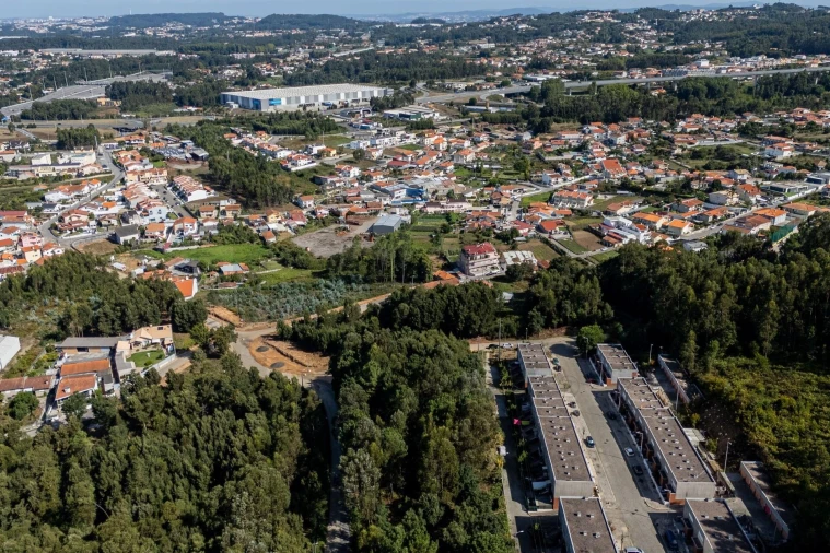Terreno para Venda em Nogueira da Regedoura Foto 5