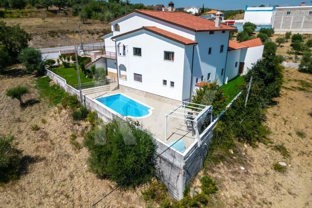 Moradia T3 para Venda em Soure Foto 2