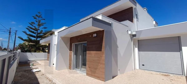 Moradia T4 para Venda em Azeitão (São Lourenço e São Simão)