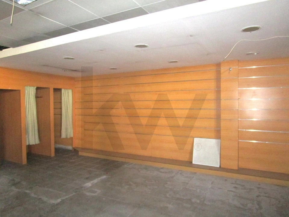 Loja para Arrendamento em São João das Lampas e Terrugem Foto 8