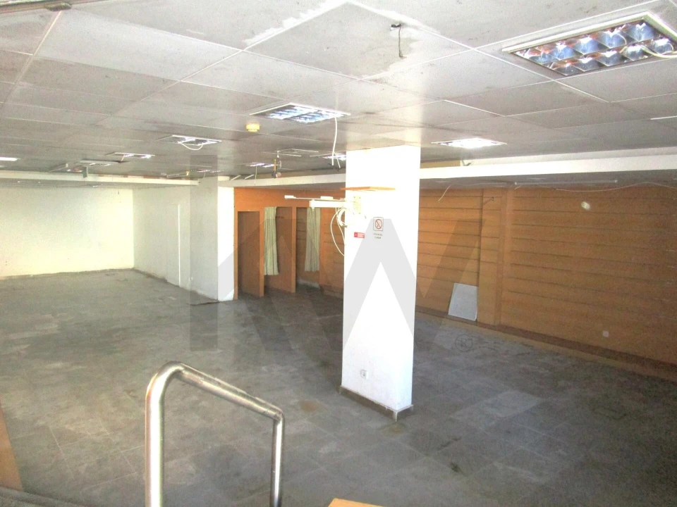 Loja para Arrendamento em São João das Lampas e Terrugem Foto 11