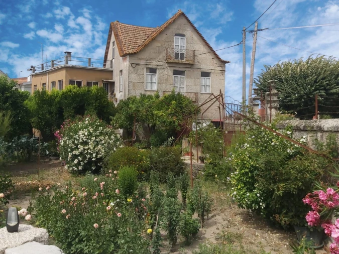 Moradia T4 para Venda em Tourais e Lajes Foto 1