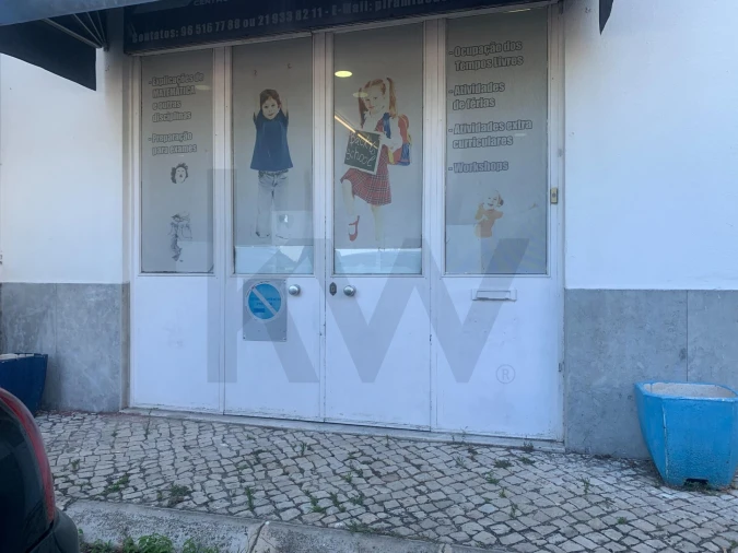 Loja para Arrendamento em Ramada e Caneças Foto 24