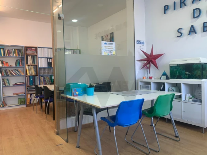 Loja para Arrendamento em Ramada e Caneças Foto 2