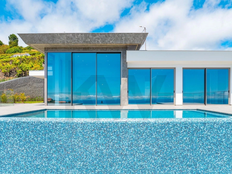 Moradia T3 para Venda em Estreito da Calheta Foto 5