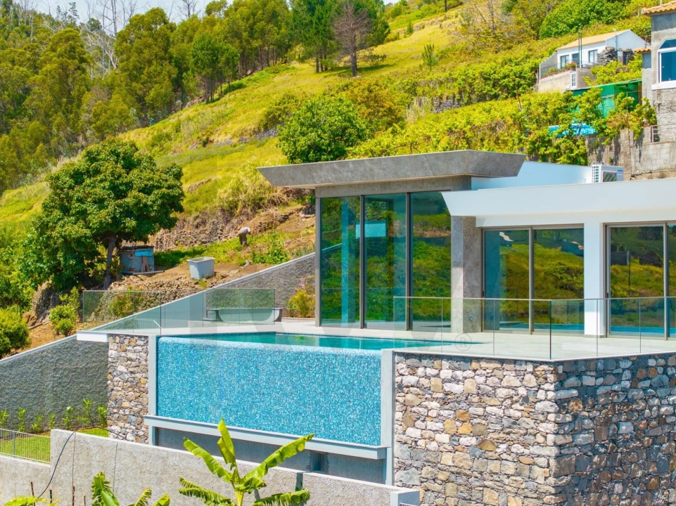 Moradia T3 para Venda em Estreito da Calheta Foto 37