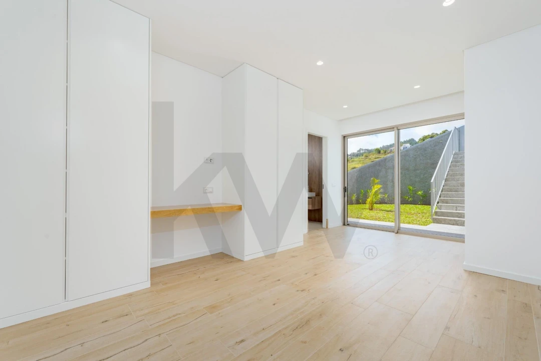 Moradia T3 para Venda em Estreito da Calheta Foto 15