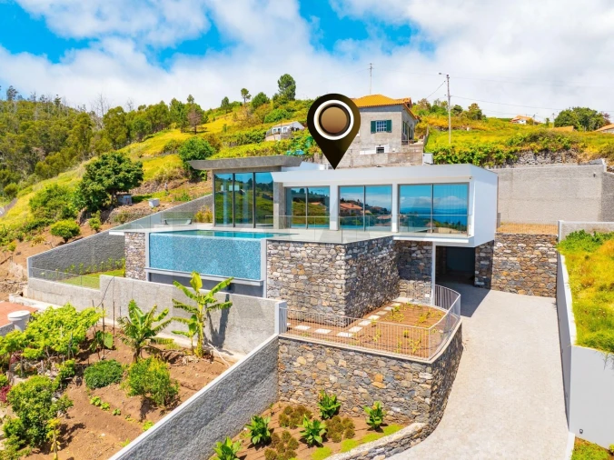 Moradia T3 para Venda em Estreito da Calheta Foto 3