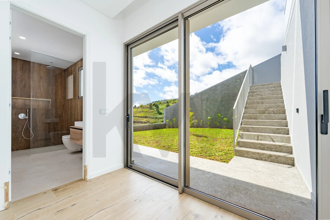 Moradia T3 para Venda em Estreito da Calheta Foto 16