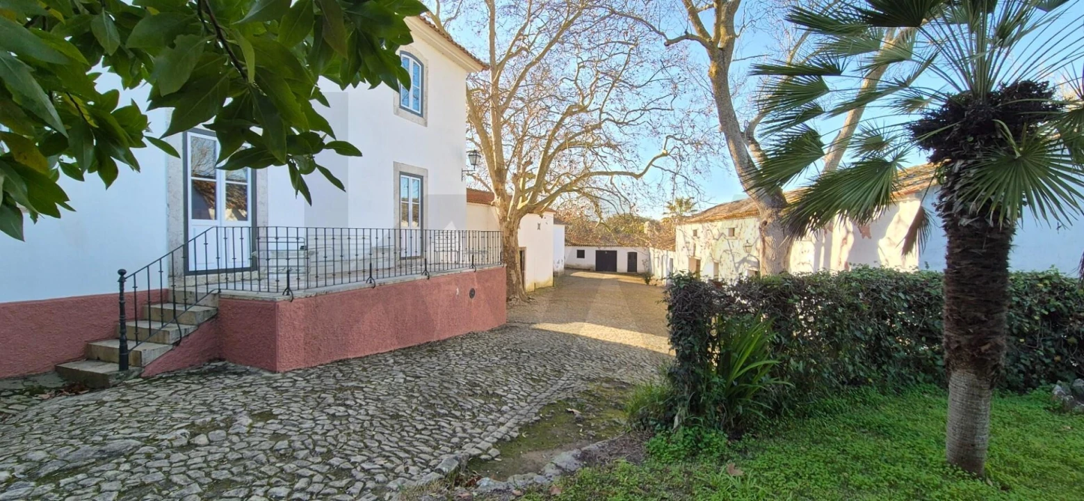 Quinta T6 para Venda em Carvoeira e Carmões Foto 3