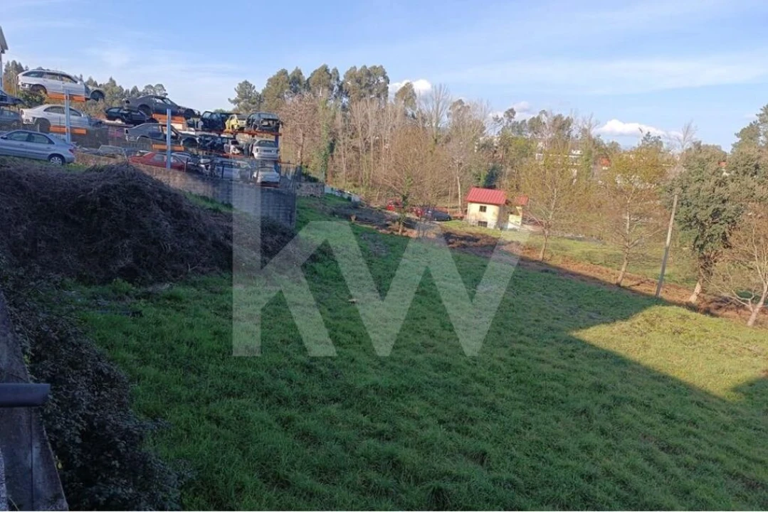 Terreno para Venda em Loureira Foto 1